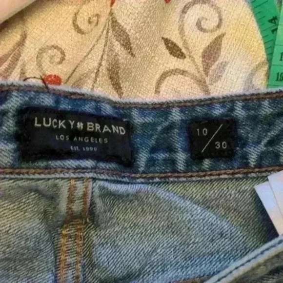 Lucky Brand Medium Wash High Rise Distressed Boyfriend Short - Picture 3 of 6